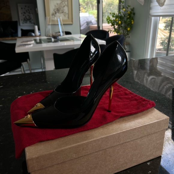 Versace Black Heels with Gold Tips - Picture 6 of 6